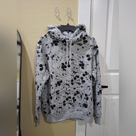 Divided H&M Disney Gray Mickey Mouse Set - Picture 2 of 10